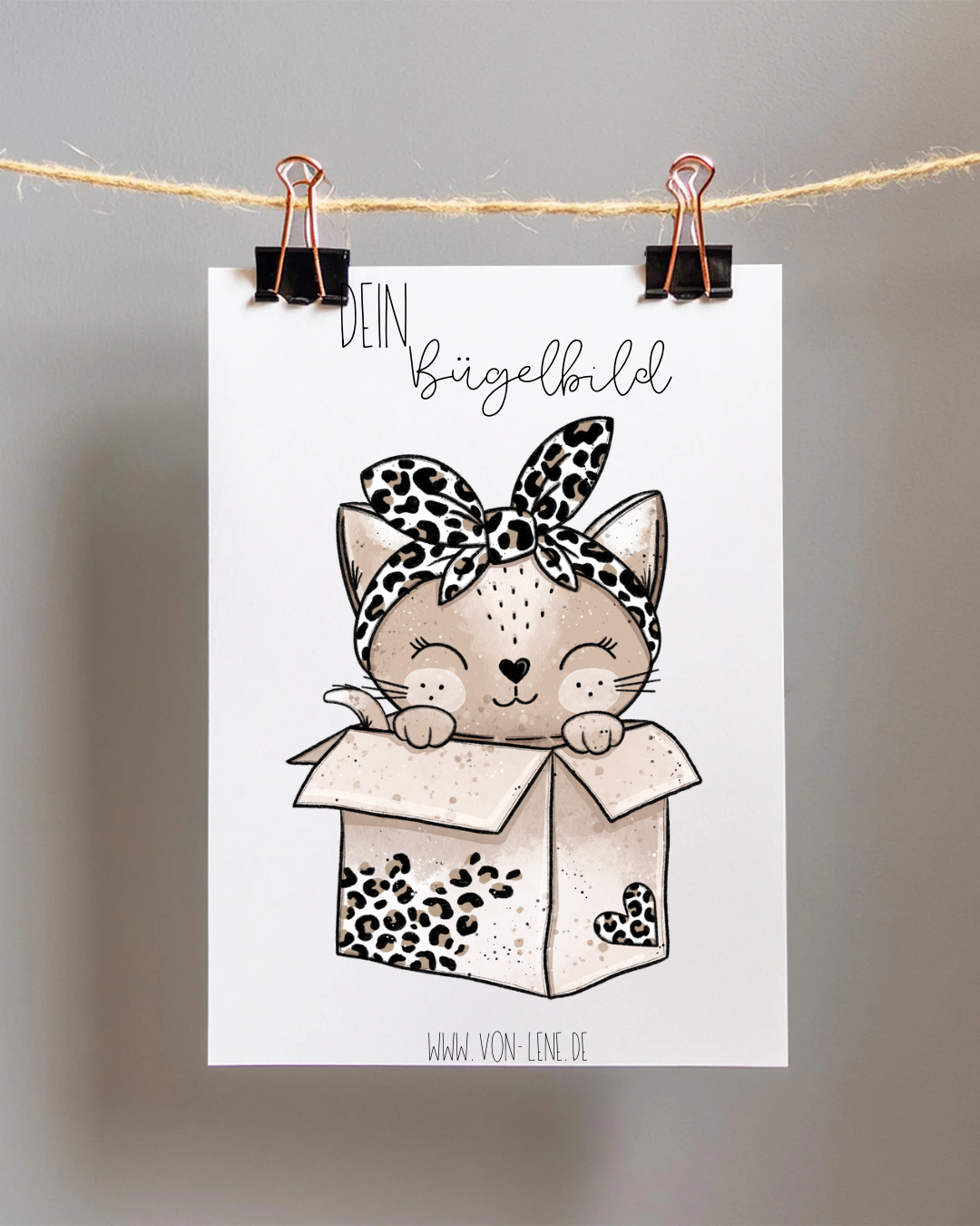 Bügelbild Maxi Leokatze in Box